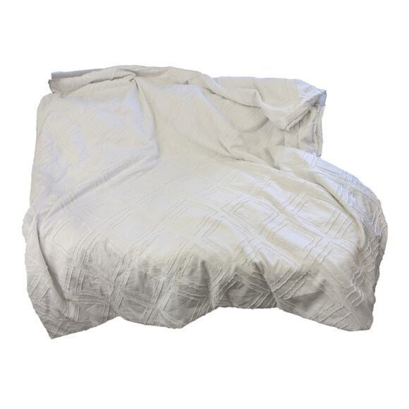 GORGEOUS LIGHTWEIGHT WHITE CHENILLE PATTERNED POLY DUVET, COMFORTER COVER! SZ KG - Picture 8 of 10